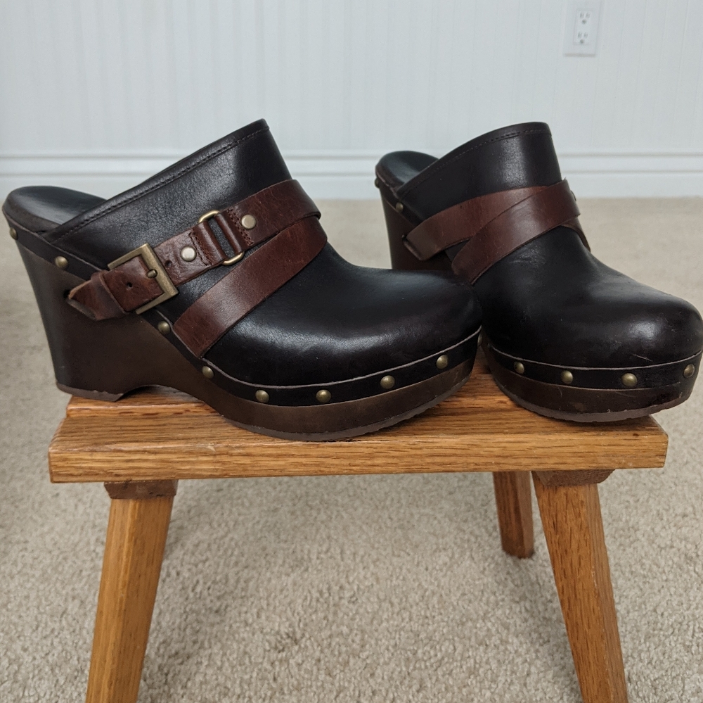 Ugg clogs